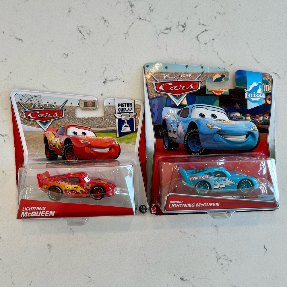 Disney Pixar Cars “Lighting McQueen” Diecast Car collection